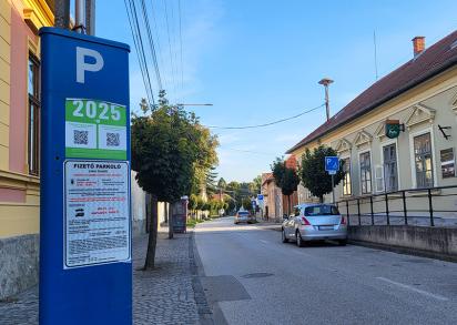 Újra fizetős a parkolás